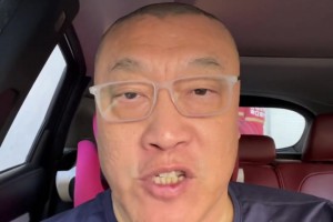 马健：湖人和里夫斯今天都没哨啊！湖人提前感受季后赛防守强度！