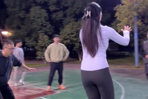 贾磊：中国男篮明天若想赢日本，赵睿得有出色发挥，二三号位需要有进攻强点